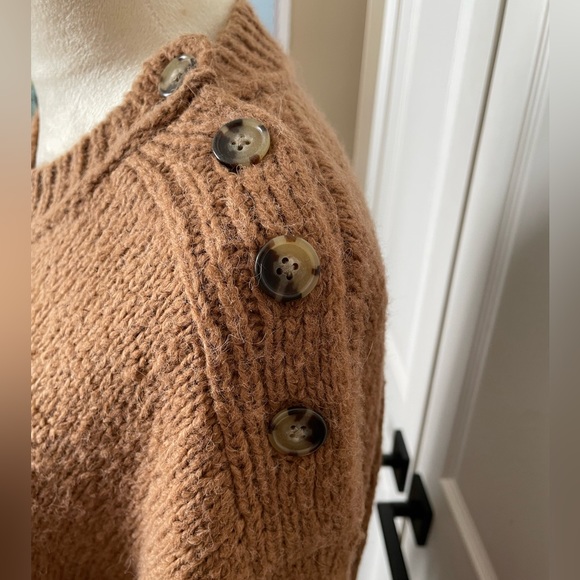 J. Crew Alpaca Blend Tan Button Shoulder Sweater Medium - Picture 3 of 7